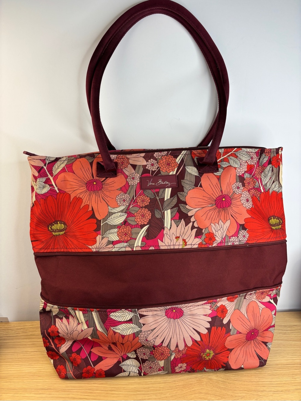 Retired Large Vera Bradley Red Lighten Up Floral‎ Expandable Travel Tote